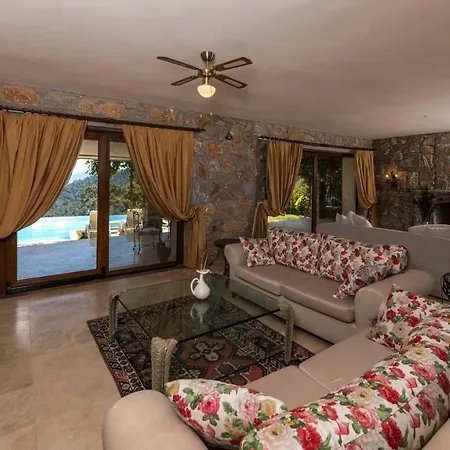 Maral Daily Weekly Villa