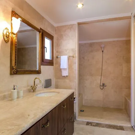 Maral Daily Weekly Villa